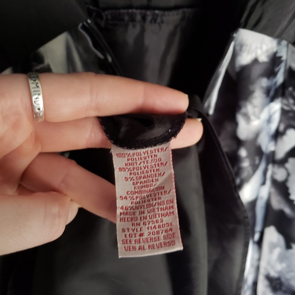 Beautiful Special Occasion POCKET Dress - Picture 7 of 8